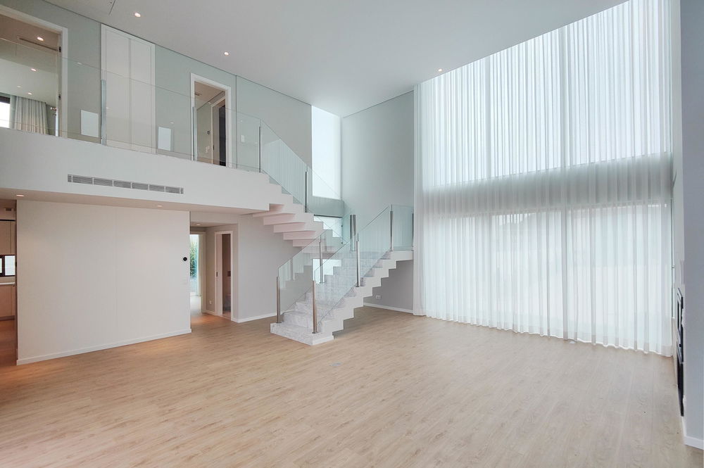 4 bedroom villa with garden and swimming pool in new development in Estoril 4013880095