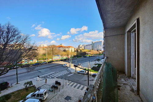 Apartamento T3 para remodelar junto das Amoreiras, Lisboa 2139469661