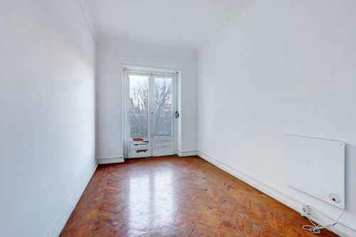 3 bedroom flat to remodel near Amoreiras, Lisbon 4195358889