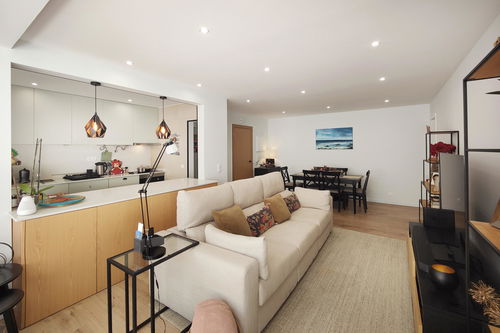 Fully refurbished 3 bedroom flat with 100m2 terrace and parking space in Estoril, Cascais. 2237099579
