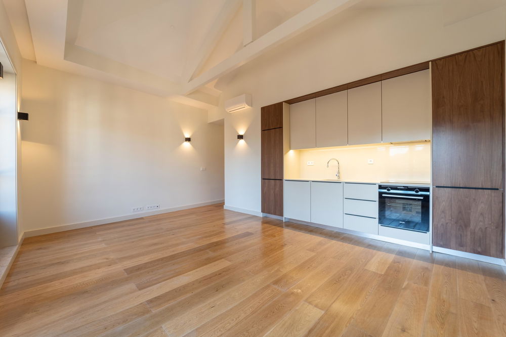 1 bedroom flat with two balconies in a building on Rua Sá da Bandeira 1954199880