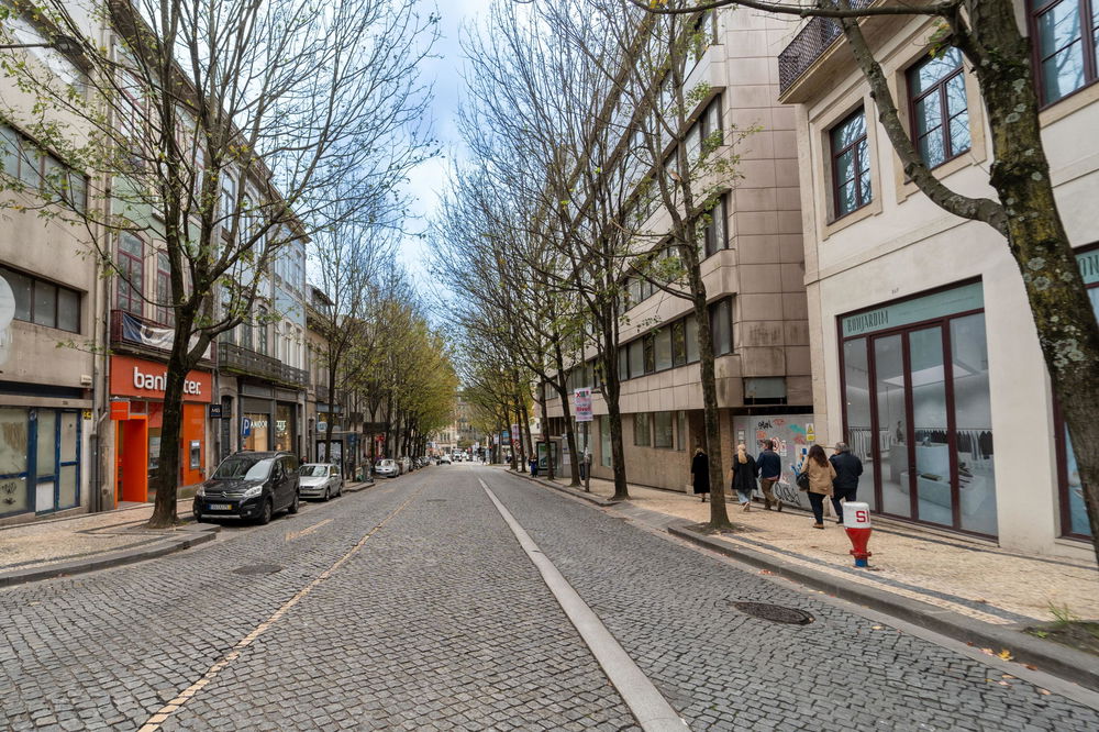 1 bedroom flat with two balconies in a building on Rua Sá da Bandeira 1954199880