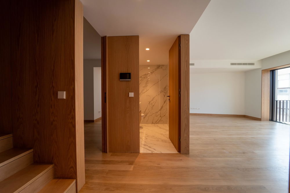 3 bedroom duplex flat with balcony and garage in a new development in Porto 1699730968