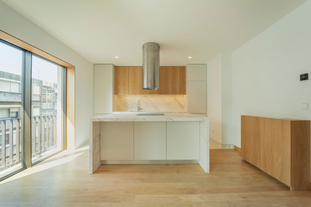 3 bedroom duplex flat with balcony and garage in a new development in Porto 1699730968