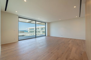 4 bedroom flat with terrace and next to the beach, in Canidelo 832299196