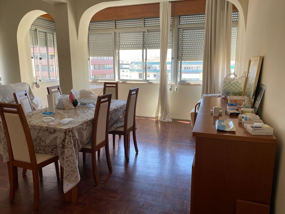2 bedroom flat, to be remodelled, in Oeiras 4146369059