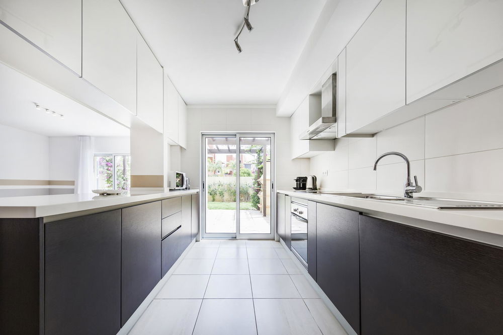 3 bedroom villa with balconies, in Vilamoura 3500309515