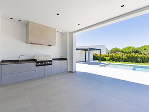 4 bedroom villa with swimming pool, in a new condominium, in Vilamoura 2361227667