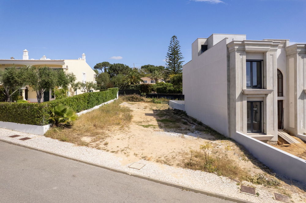 Construction lot 4156525987