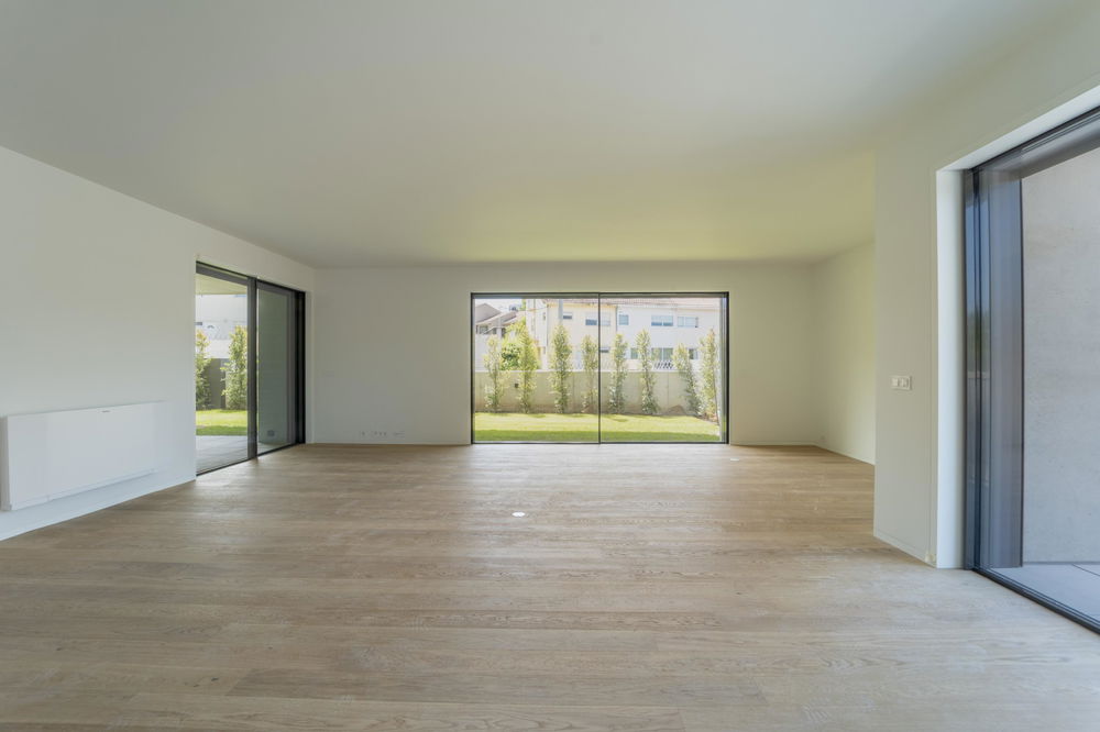 4 bedroom flat with terrace and garden, next to the Parque da Cidade 2996523822