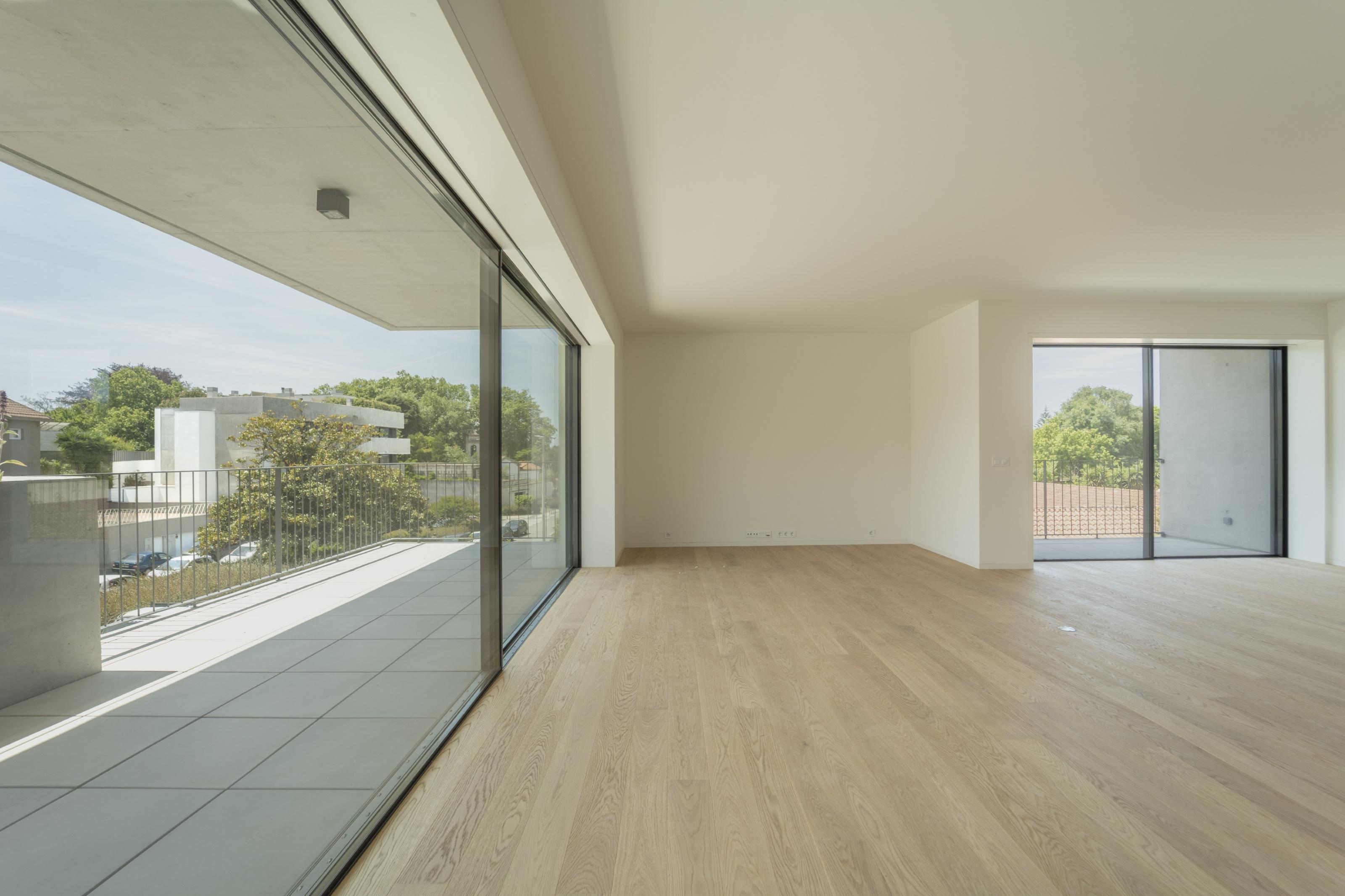 4 bedroom flat with outdoor areas next to the Parque da Cidade