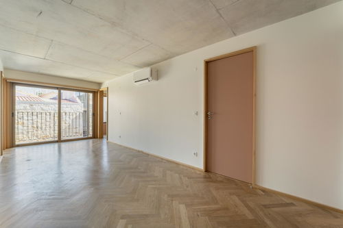 1 bedroom flat with balcony, in a new development, in Porto 1010984148