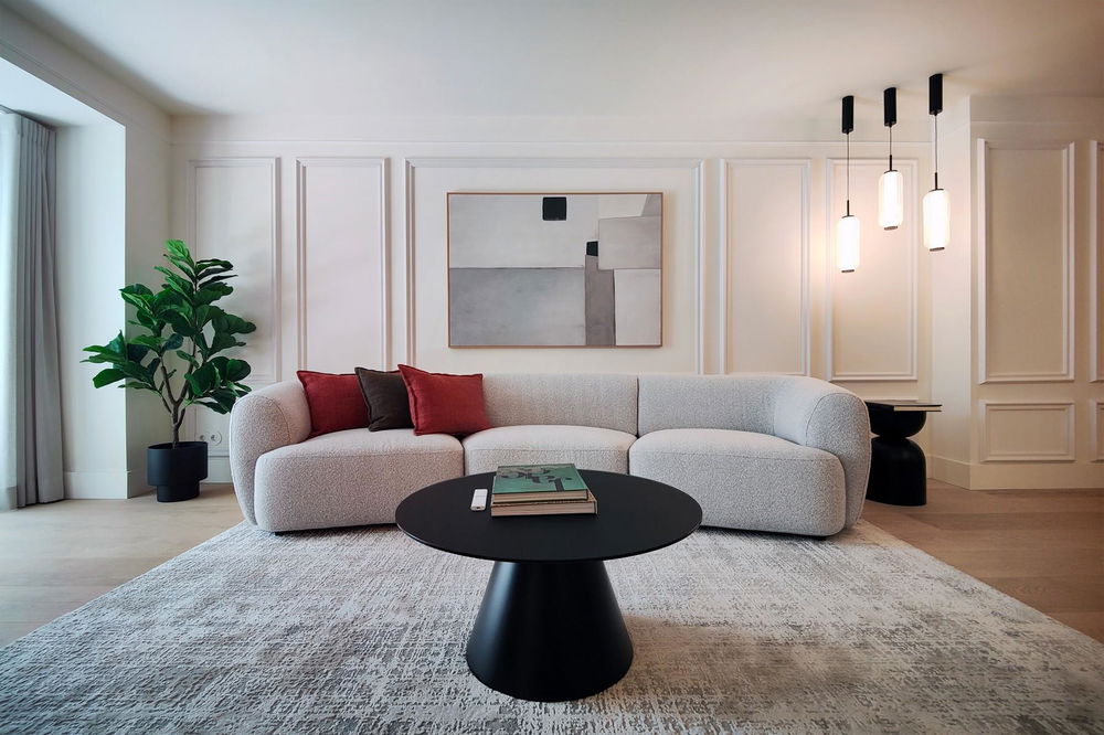 2 bedroom duplex flat for rent, furnished, in the Odeon Building 4057182109