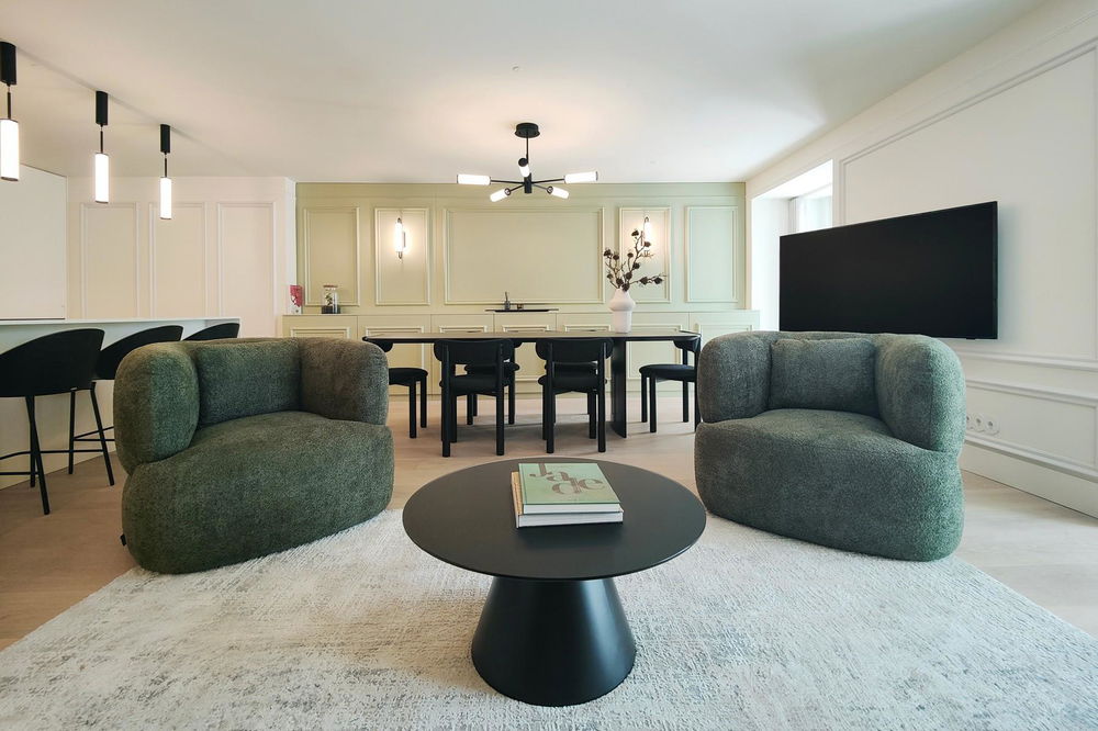 2 bedroom duplex flat for rent, furnished, in the Odeon Building 4057182109