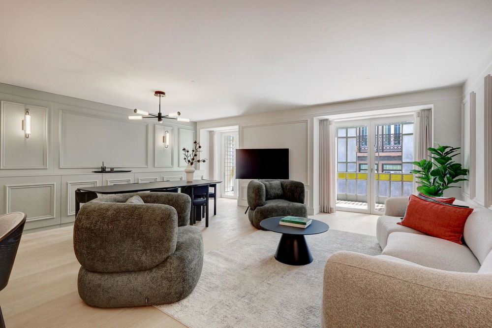 2 bedroom duplex flat for rent, furnished, in the Odeon Building 4057182109