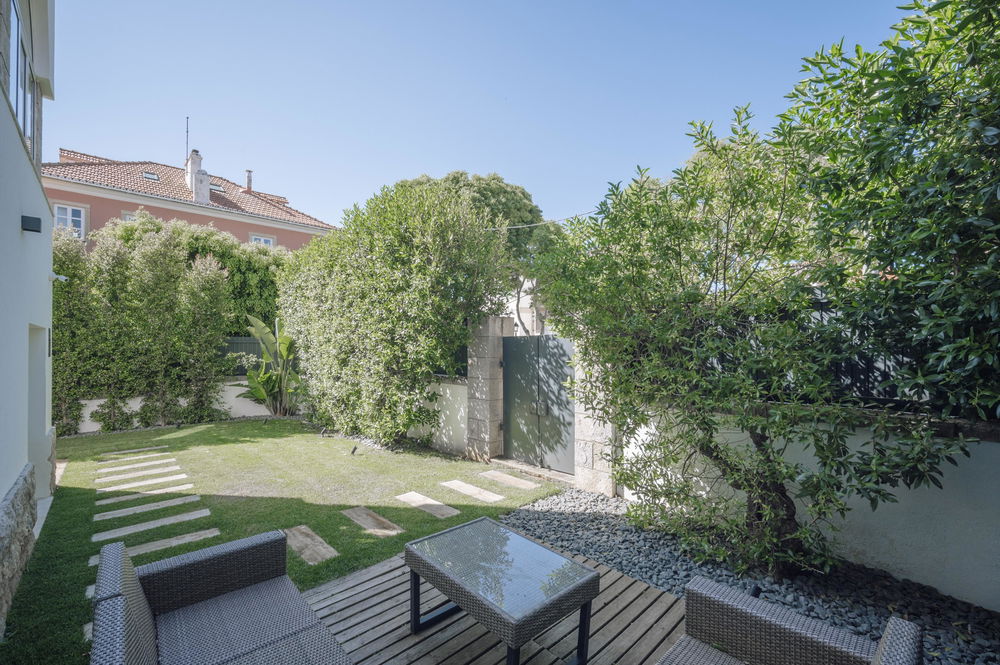 Refurbished 6 bedroom villa in the centre of Cascais 776554510