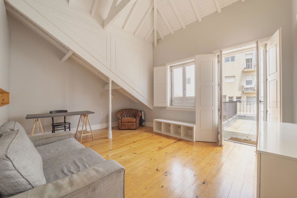 1 bedroom flat with balcony in downtown Porto 1764117089