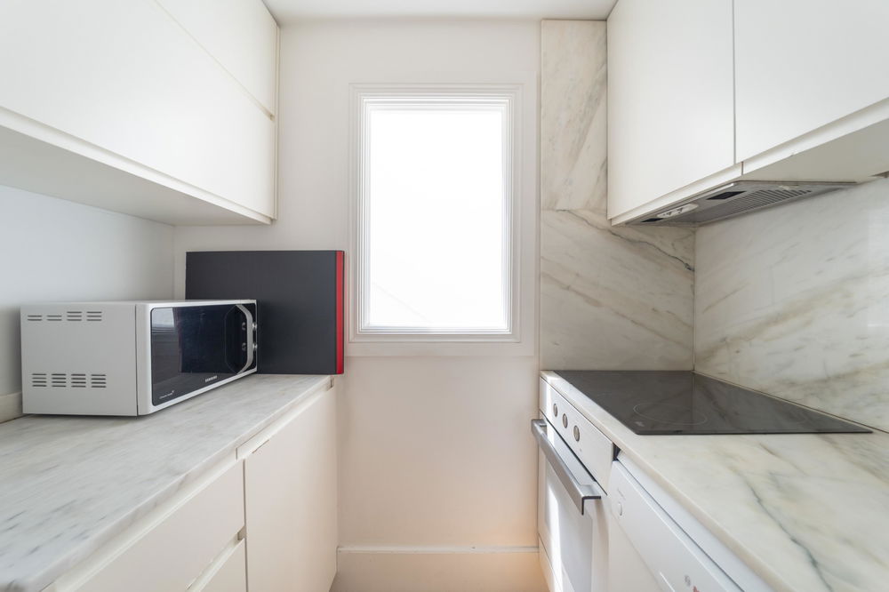 1 bedroom flat with balcony in downtown Porto 1764117089