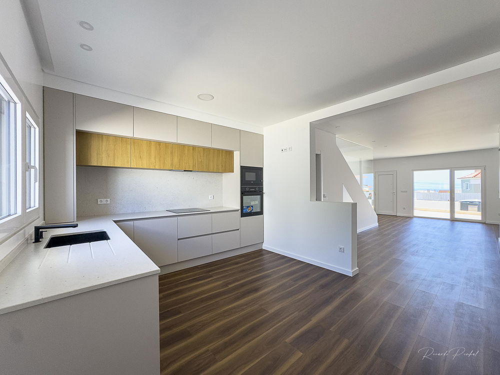 2 bedroom villa with sea view in Ribamar, Ericeira. 2925861234