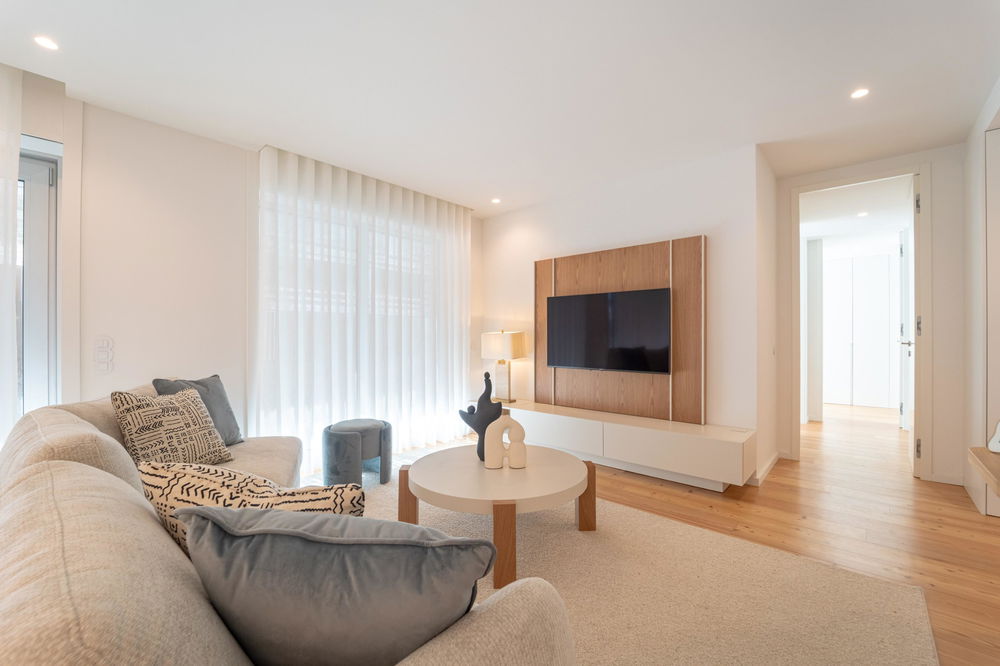 3 bedroom flat with balcony, in Vila Nova de Gaia 750356752