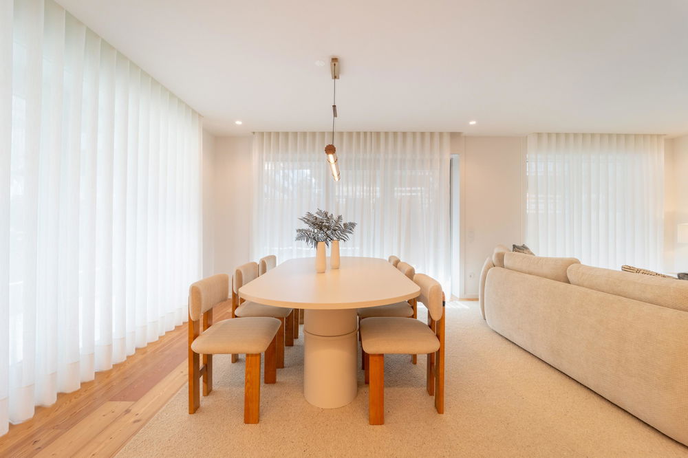 2 bedroom flat with balcony, in Vila Nova de Gaia 613413786