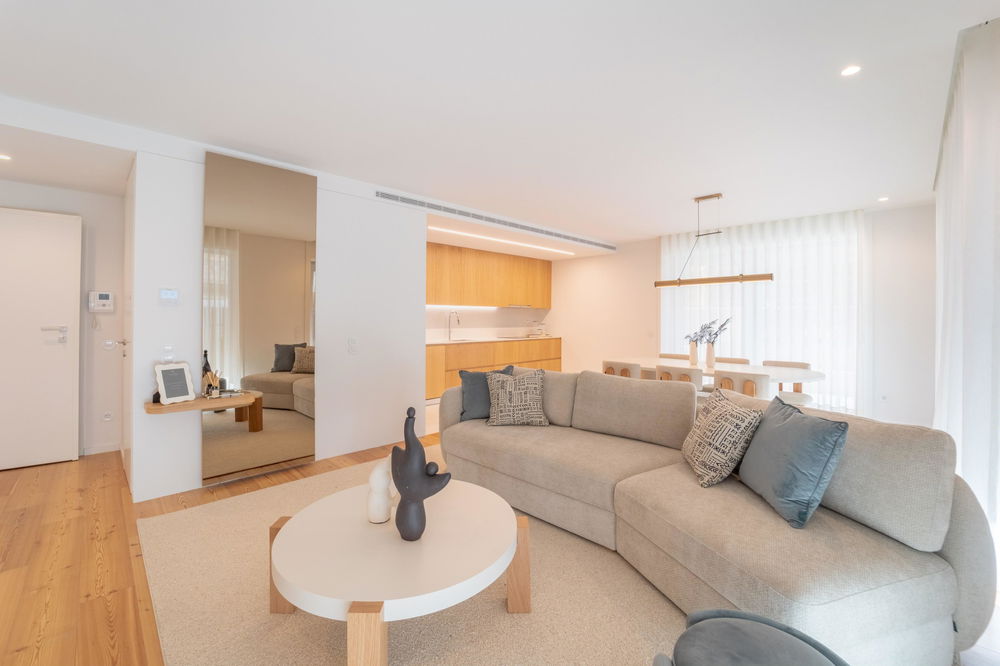 3 bedroom flat with balcony, in Vila Nova de Gaia 1586873286