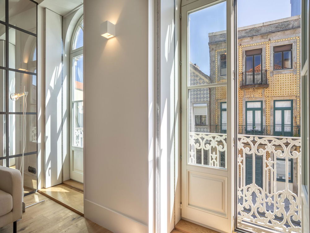 New and furnished 2 bedroom flat, with AL in Foz Douro 2549533433