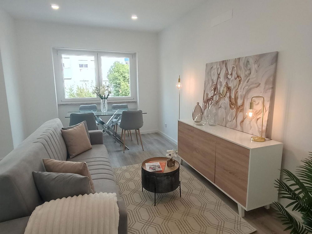 Refurbished 3 bedroom flat in Sapadores, Lisbon 682911573