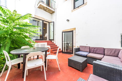 3 bedroom flat, furnished and equipped, with patio 32 m2 in Bairro Alto 3764592028