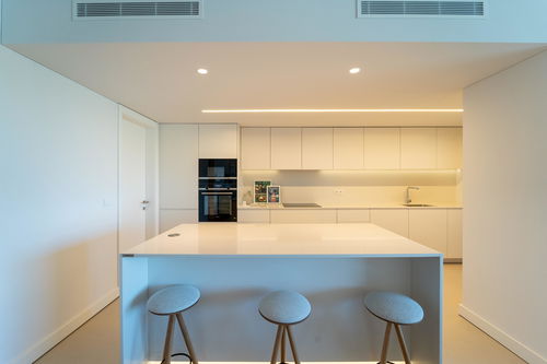 5 bedroom flat with balcony in Vila Nova de Gaia 974557182