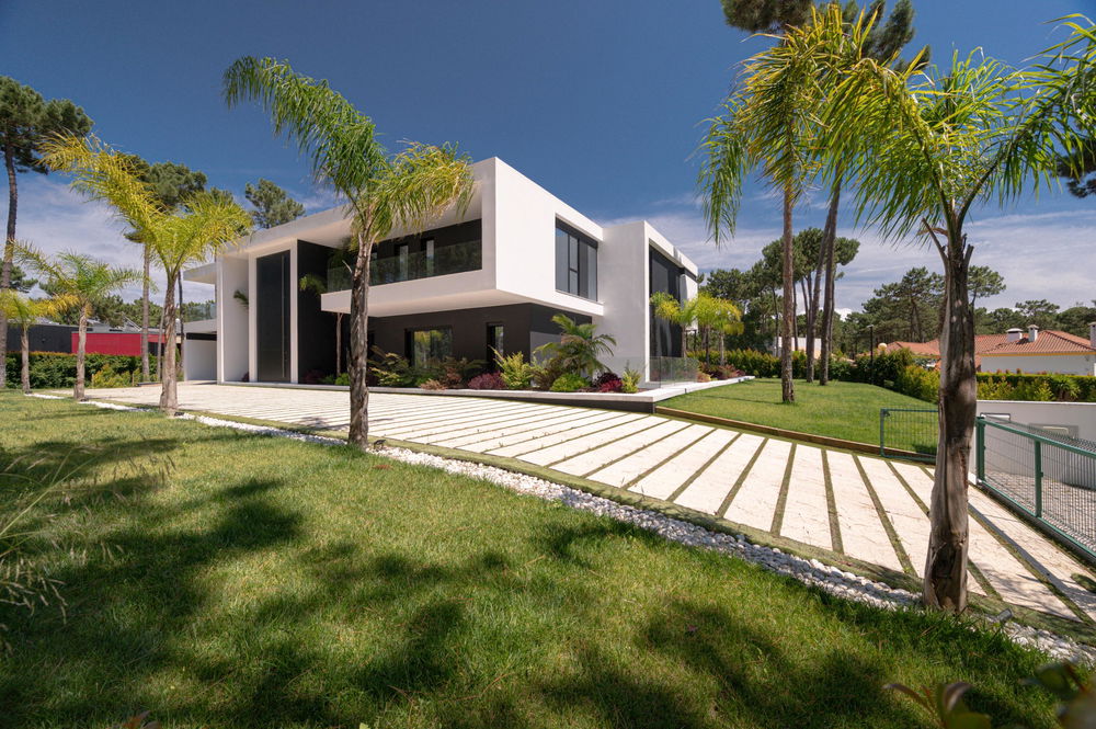 6 bedroom villa for sale, in Herdade da Aroeira, with swimming pool and garden 1728334987