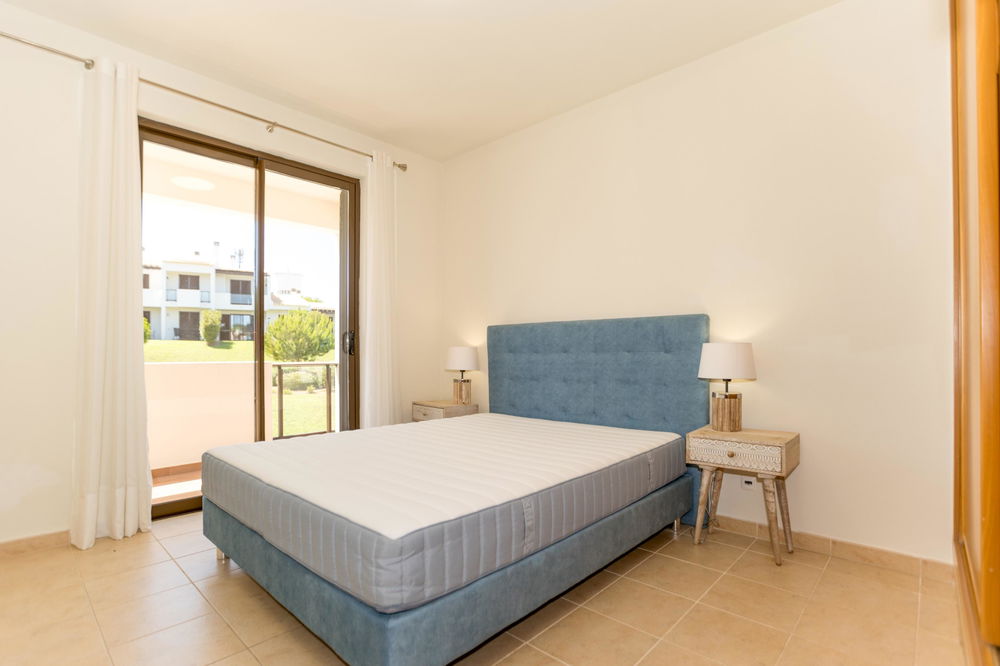 2 bedroom flat in Alvor, in a private condominium with swimming pool 2928660296
