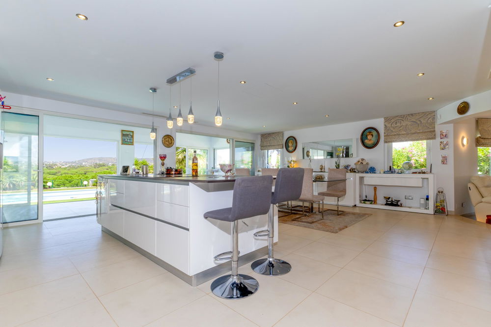 3 bedroom villa with pool in Almancil, Algarve 3863049745