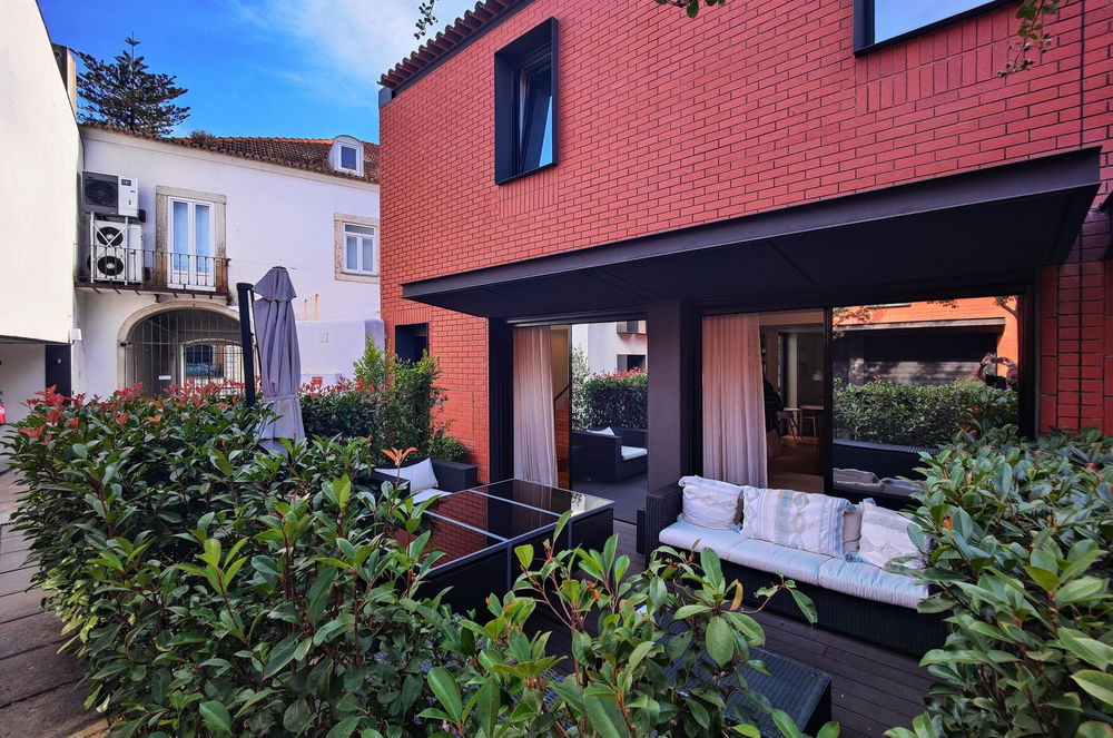 4 bedroom villa with patio for exclusive use in Junqueira 3710084954