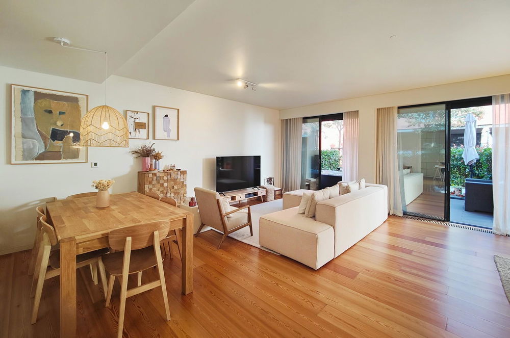 4 bedroom villa with patio for exclusive use in Junqueira 3710084954