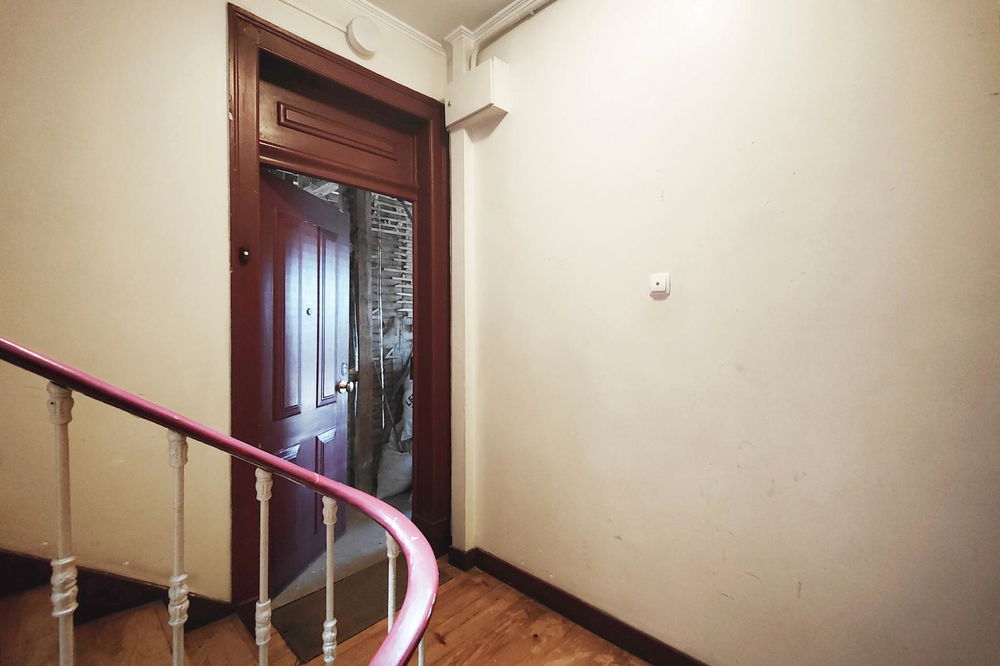 2 bedroom flat to remodel on Avenida 24 de Julho 833843492