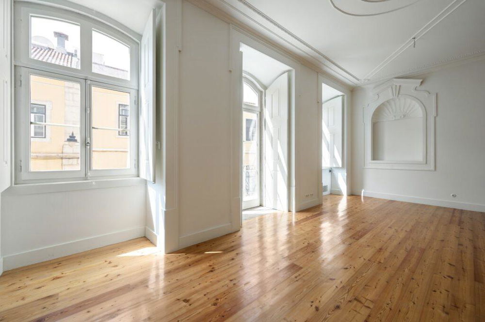 3-bedroom apartment with two parking spaces, available for sale in the prestigious Palácio Schindler. 3629804869