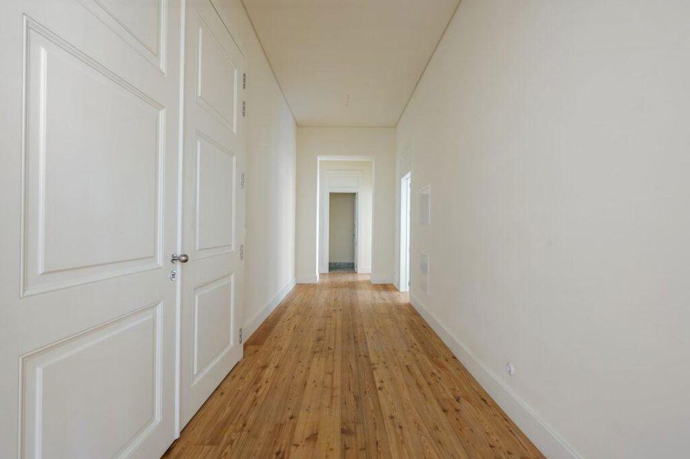 3-bedroom apartment with two parking spaces, available for sale in the prestigious Palácio Schindler. 3629804869