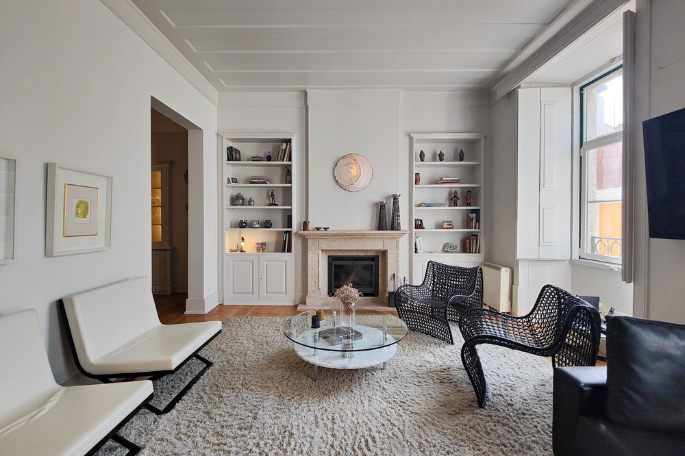 4 bedroom flat, with parking, in the centre of Chiado, Lisbon 1164553925