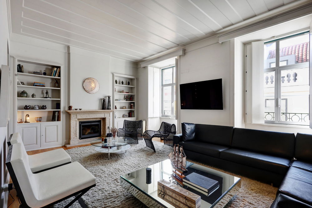 4 bedroom flat, with parking, in the centre of Chiado, Lisbon 1164553925