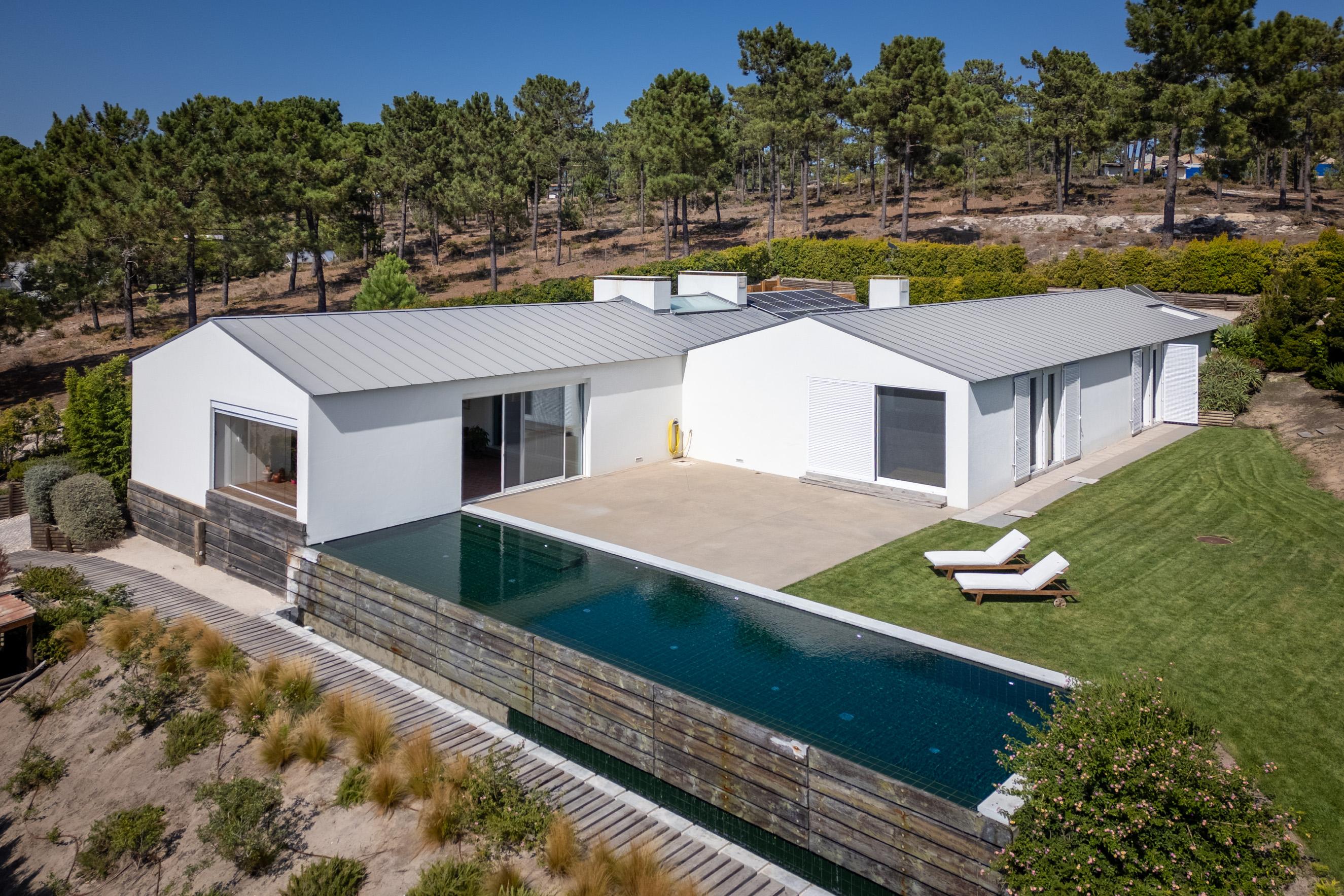 4 bedroom villa with swimming pool close to Pego beach