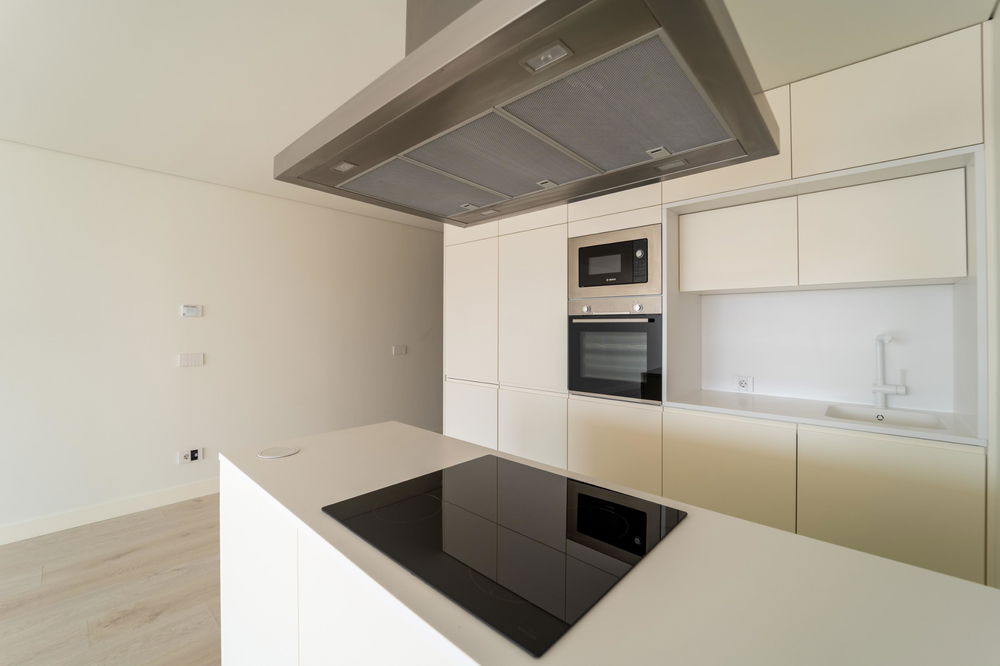 2 bedroom flat with balcony in a new development in Porto 2084349231