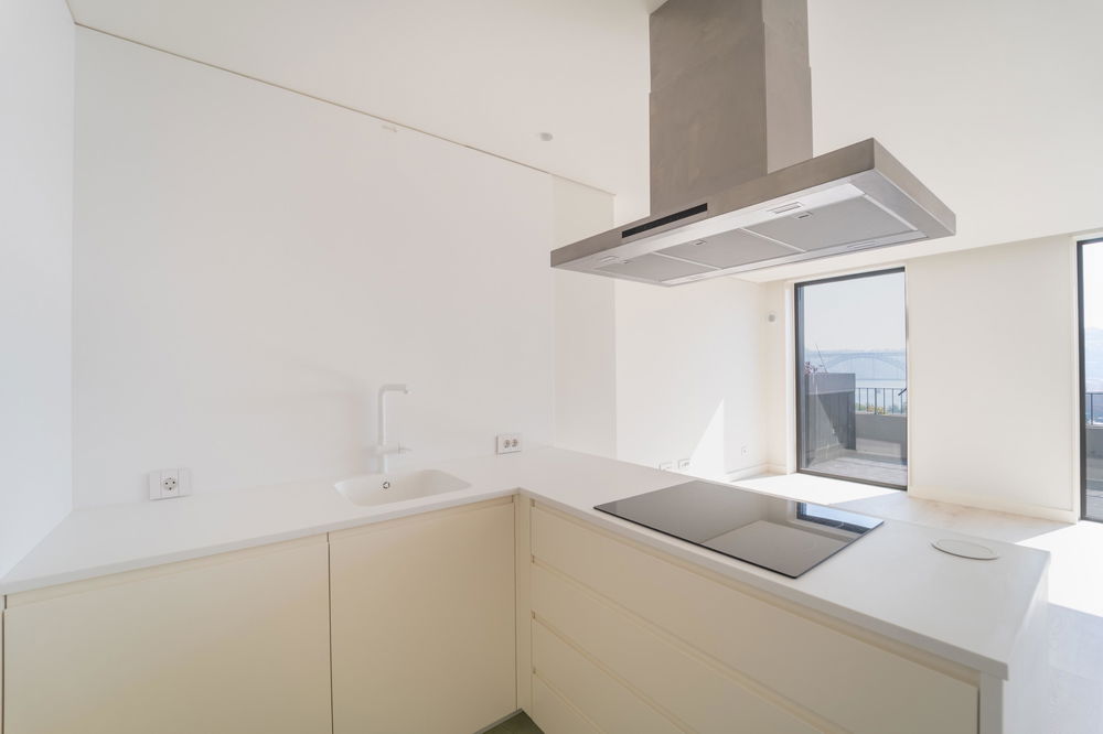 2 bedroom flat with balcony in a new development in Porto 2353279323