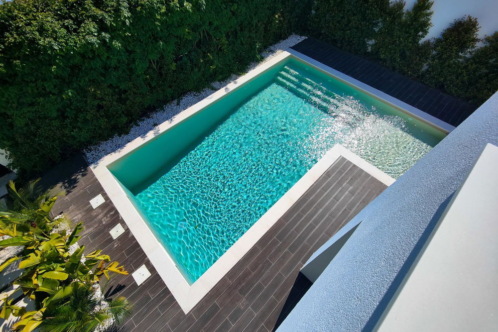 Refurbished 5 bedroom villa with swimming pool in Livramento – Estoril 428032827