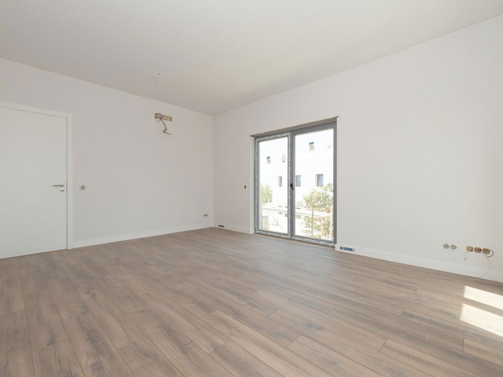 2 bedroom flat with balcony and parking in Tavira 2080716621