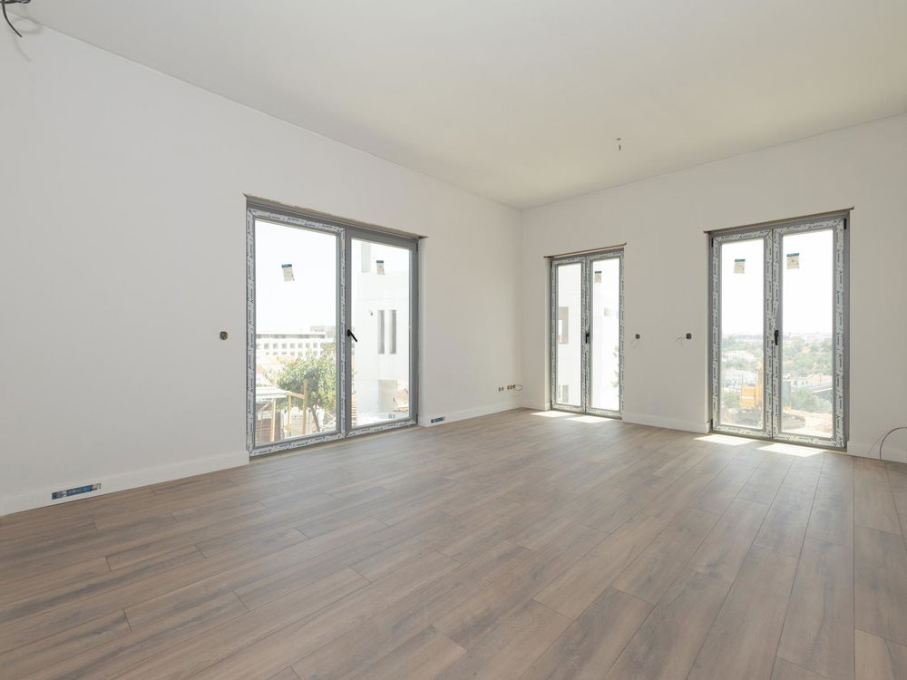 2 bedroom flat with 2 balconies and parking in Tavira 4120976285