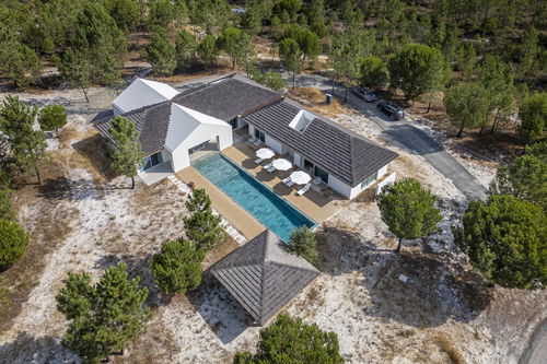 Detached 3 bedroom villa, located in the States of Spatia 3080970573