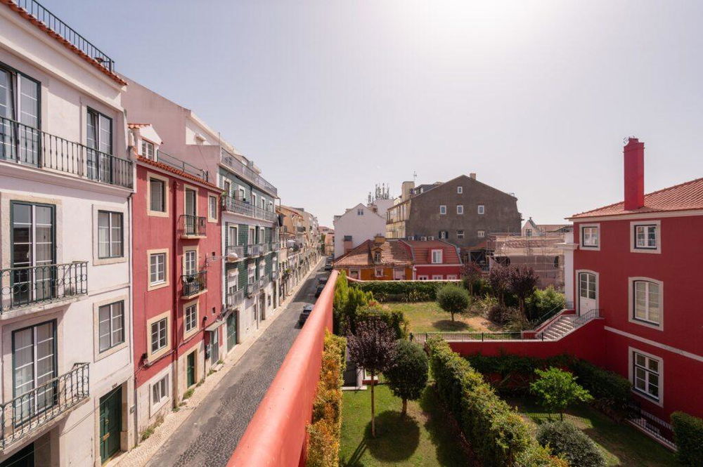 2 bedroom flat with private garden, in Schindler’s Palace, Lisbon 4120765981