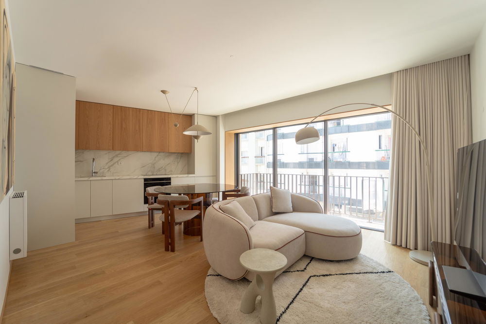 New 1 bedroom flat, with balcony, in Rua de Camões 756346183