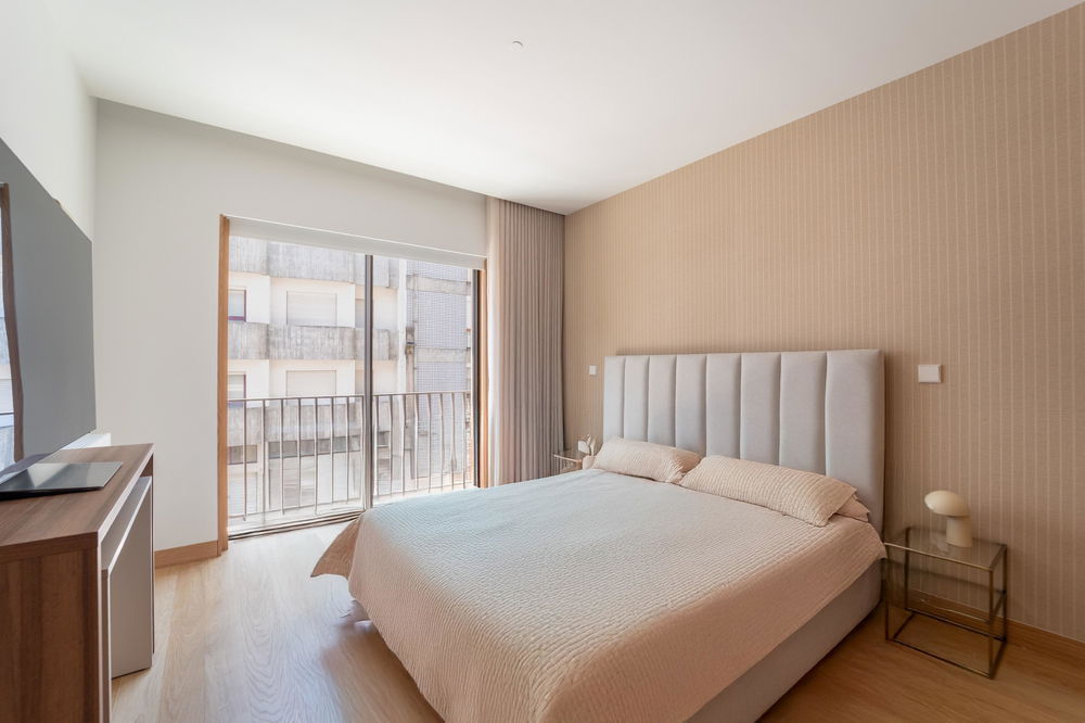 New 1 bedroom flat, with balcony, in Rua de Camões 756346183